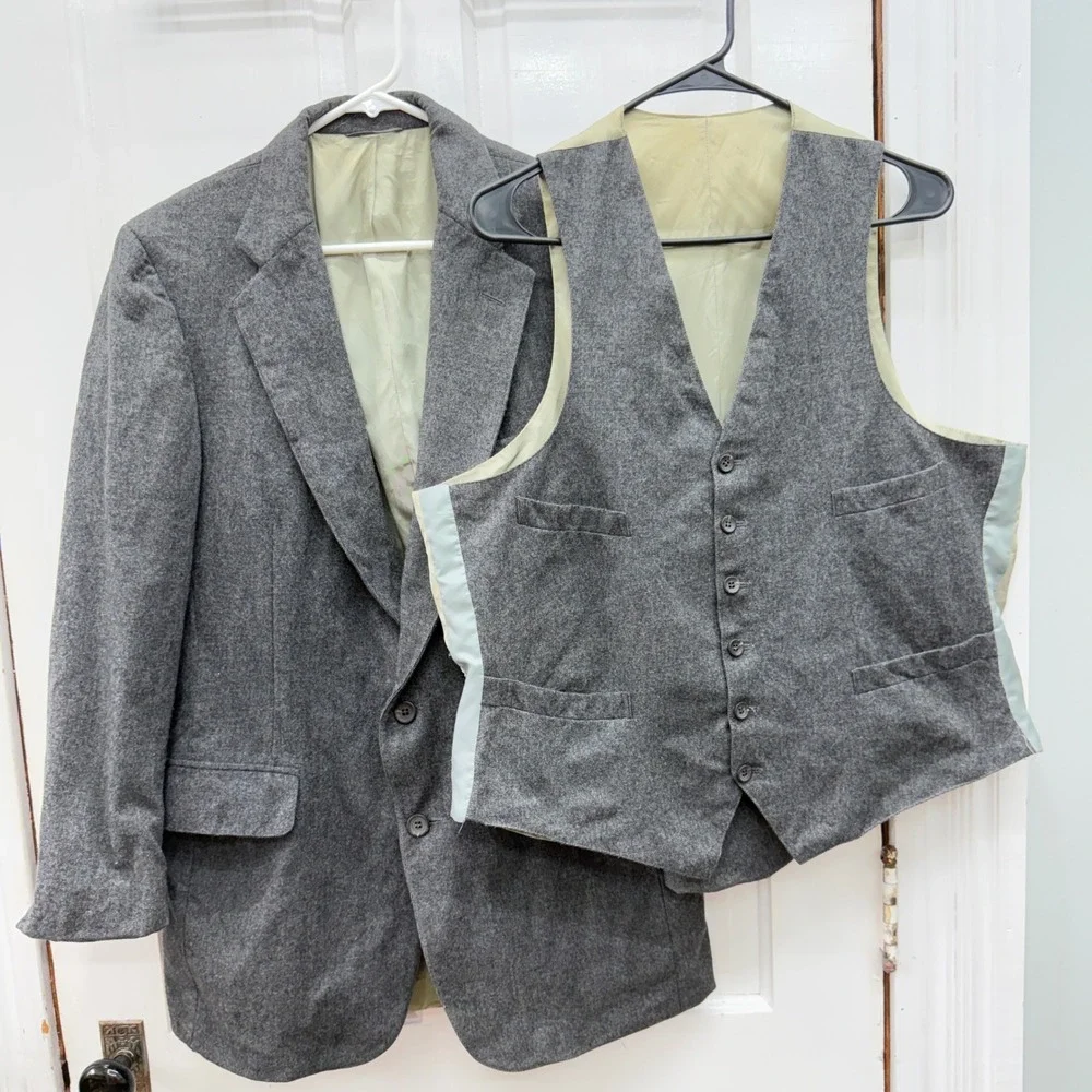 Vintage Chaps Ralph Lauren Mens Grey Virgin Wool 2 Piece Suit Jacket Vest Tweed